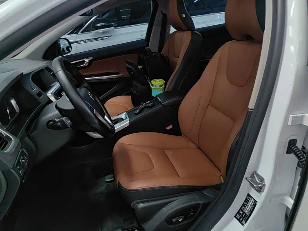 Volvo S60 — миниатюра 15