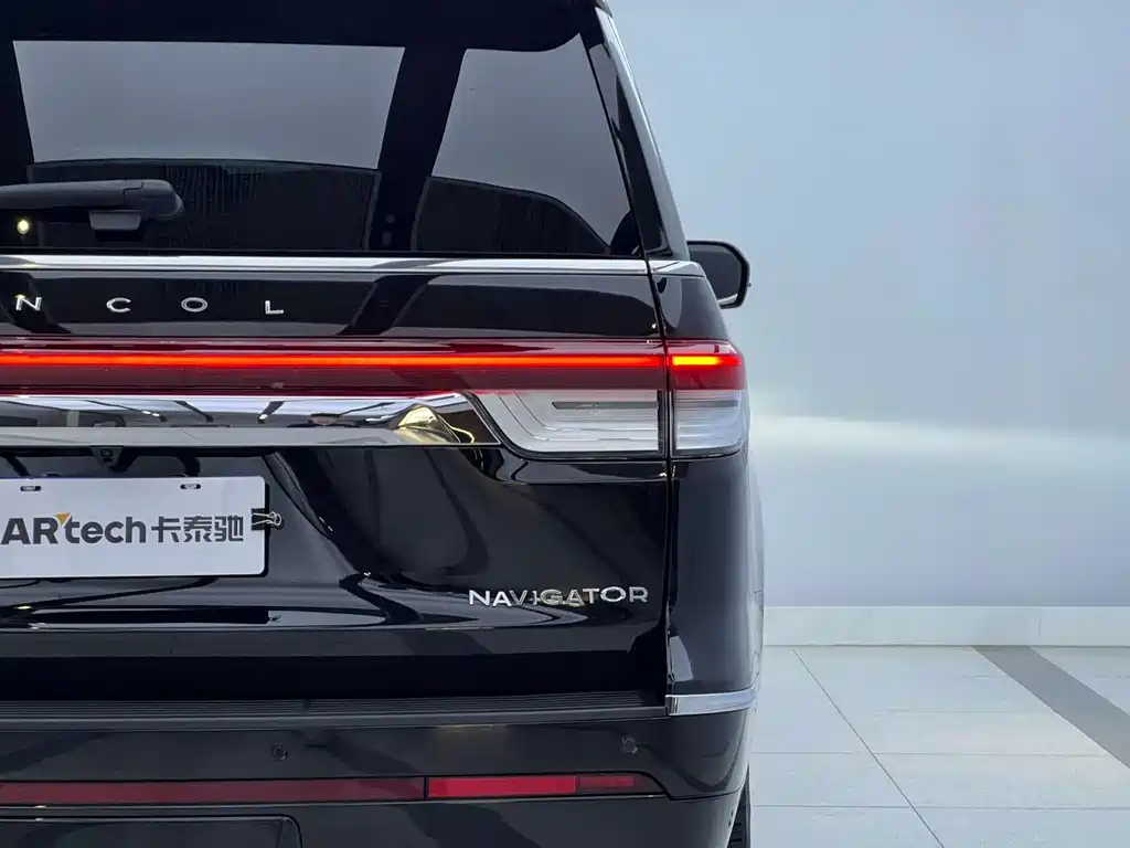 Lincoln Navigator — миниатюра 3
