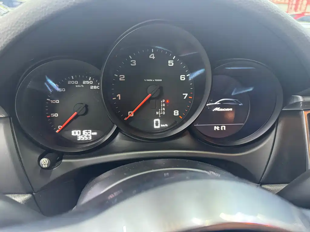 Porsche Macan — миниатюра 5
