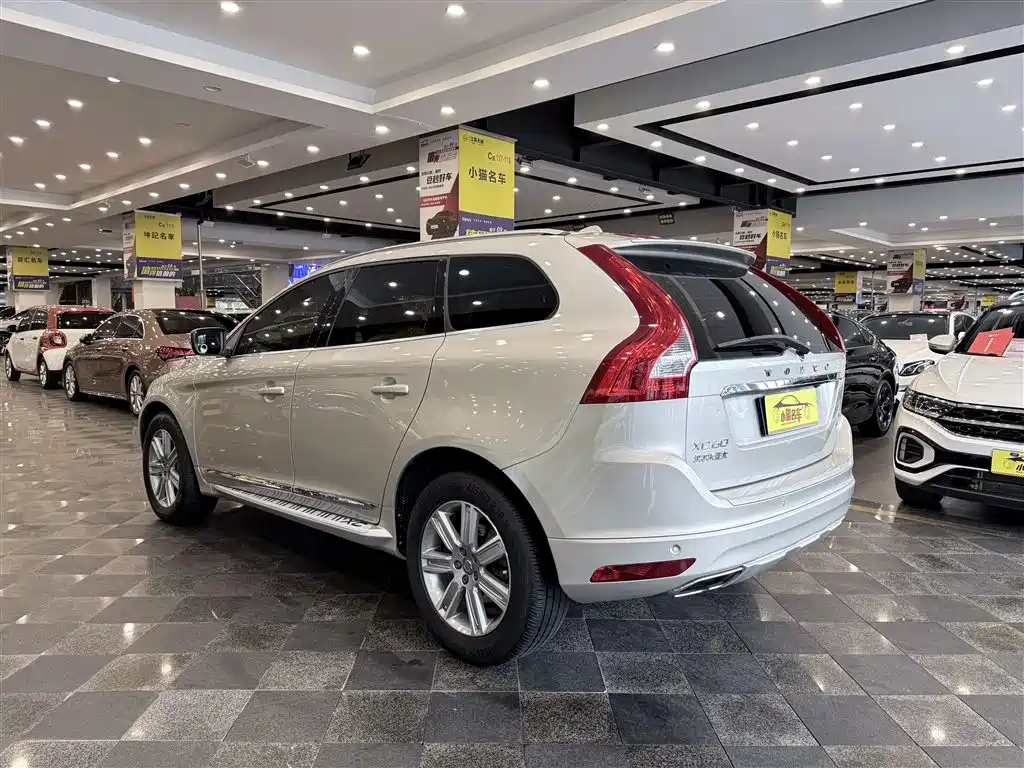 Volvo XC60 — миниатюра 12