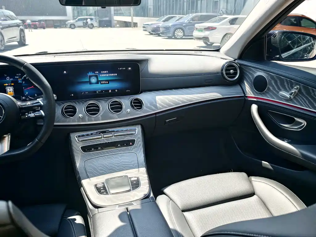 Mercedes-Benz E-Class — миниатюра 17