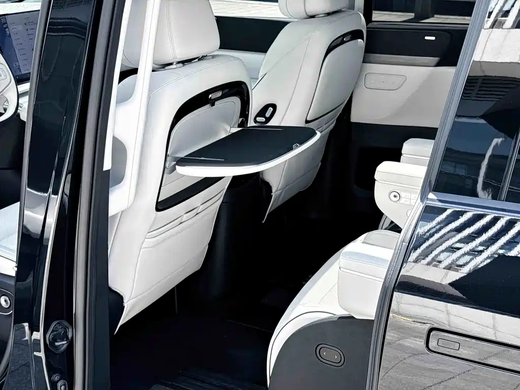 XPeng X9 — миниатюра 29