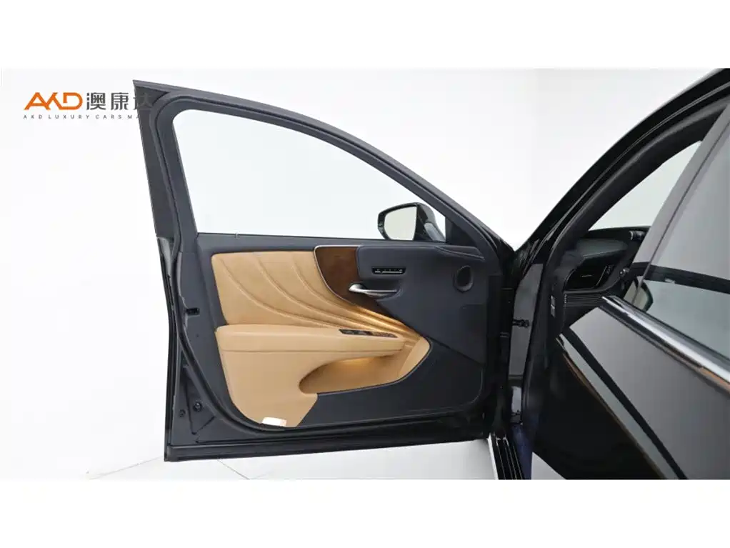Lexus LS — миниатюра 10