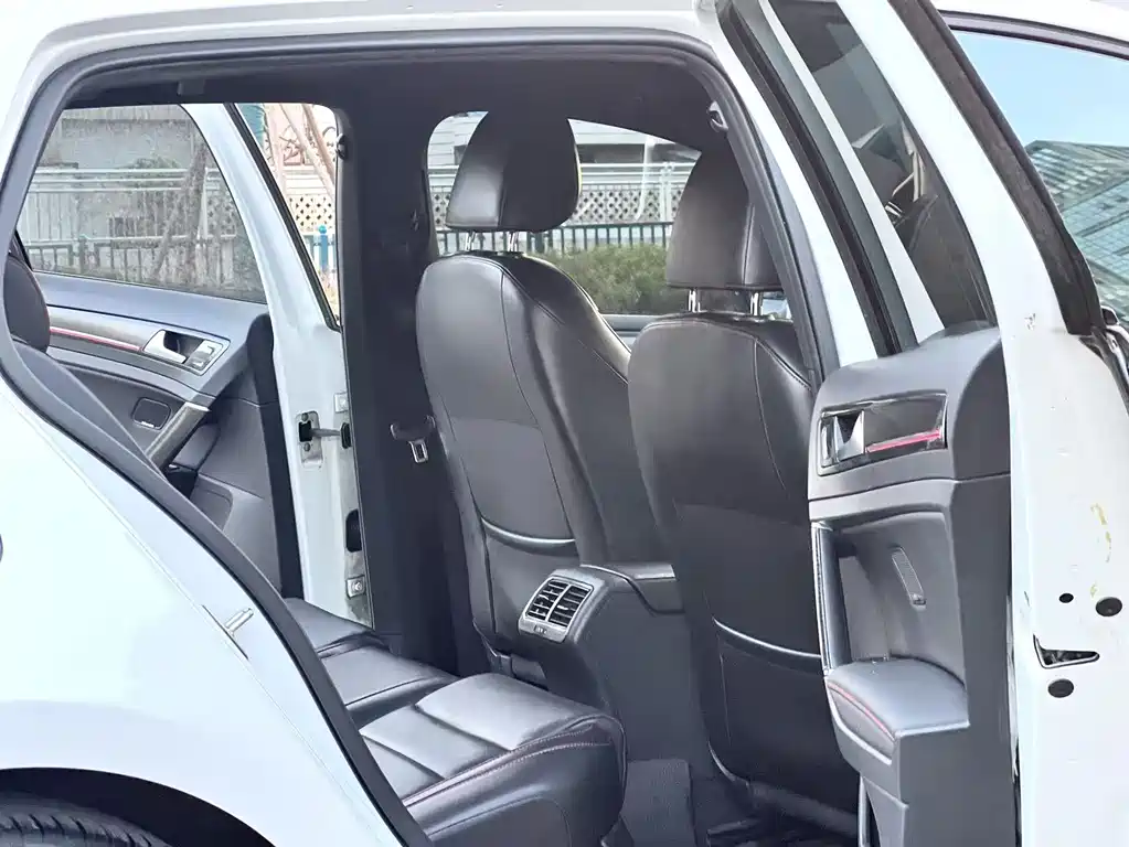 Volkswagen Golf GTI — миниатюра 11