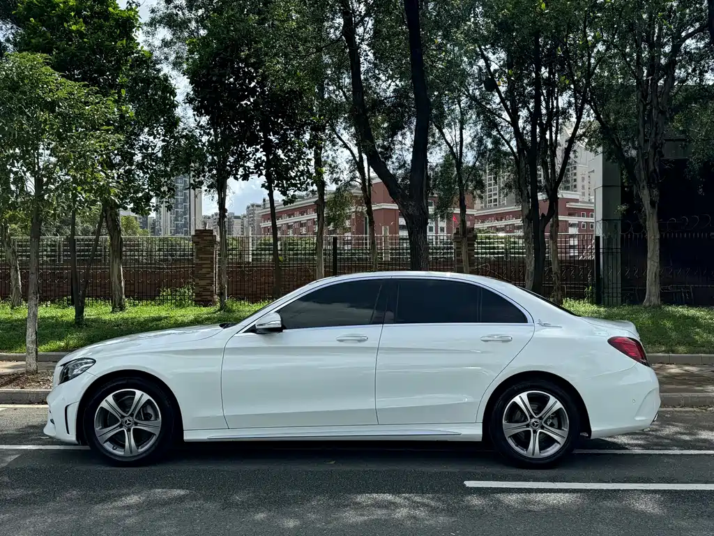 Mercedes-Benz C-Class — миниатюра 3