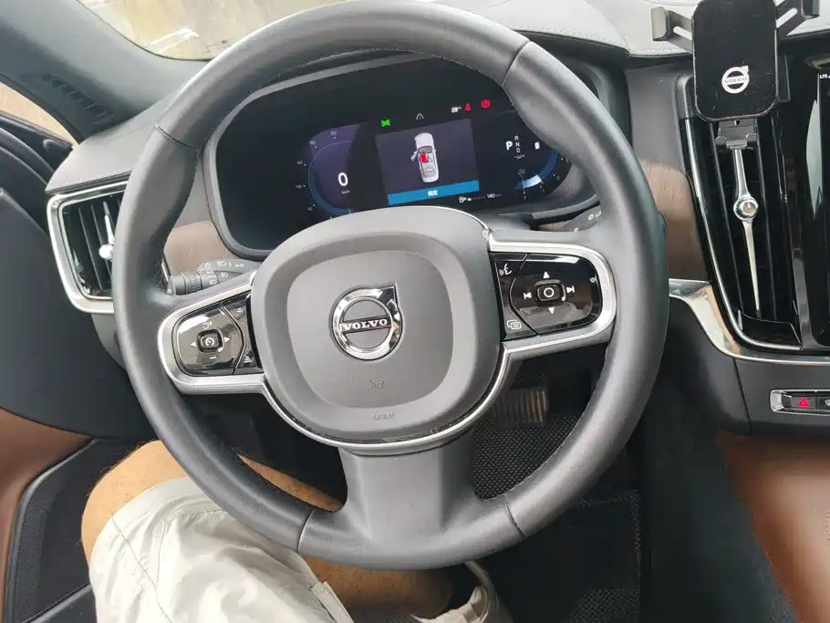 Volvo S90 — миниатюра 15
