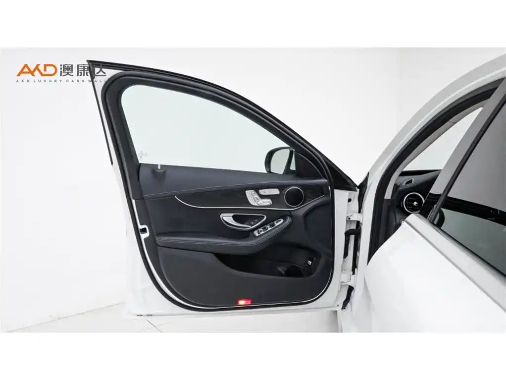 Mercedes-Benz C-Class — миниатюра 10