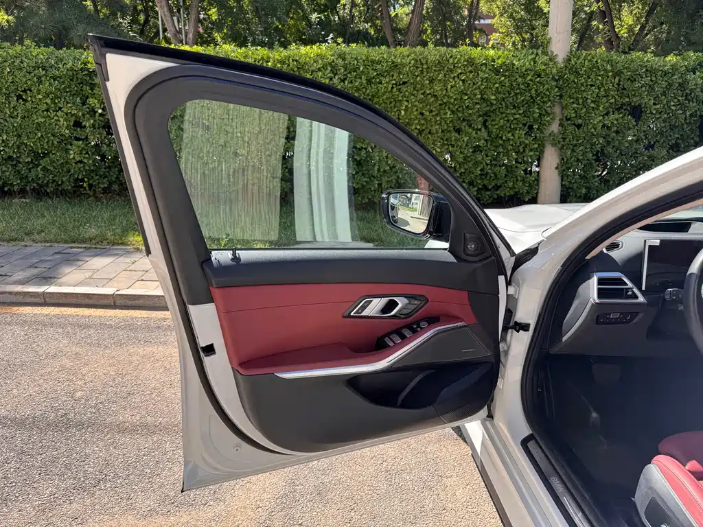 BMW i3 — миниатюра 6