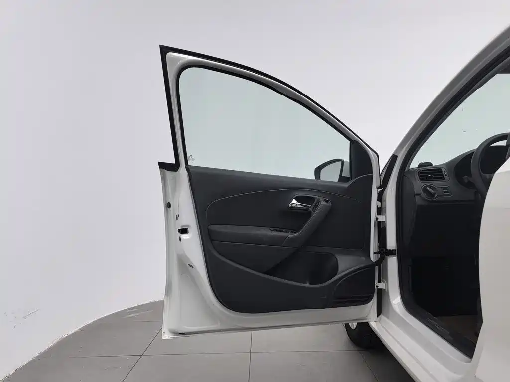 Volkswagen Polo — миниатюра 8