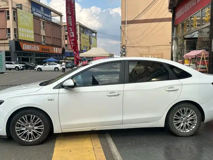 Buick Excelle — миниатюра 6
