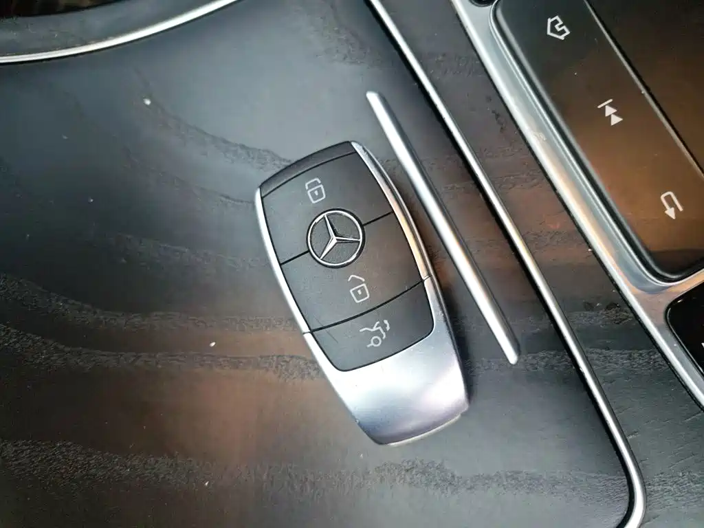 Mercedes-Benz C-Class — миниатюра 17