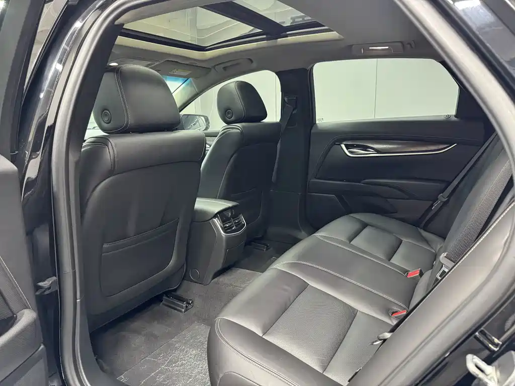 Cadillac XTS — миниатюра 11