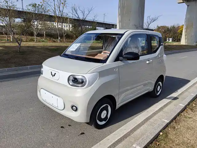 WULING HONGGUANG MINIEV 2025