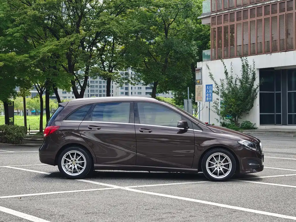 Mercedes-Benz B-Class — миниатюра 7
