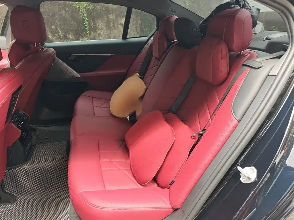 BMW 5 Series — миниатюра 15