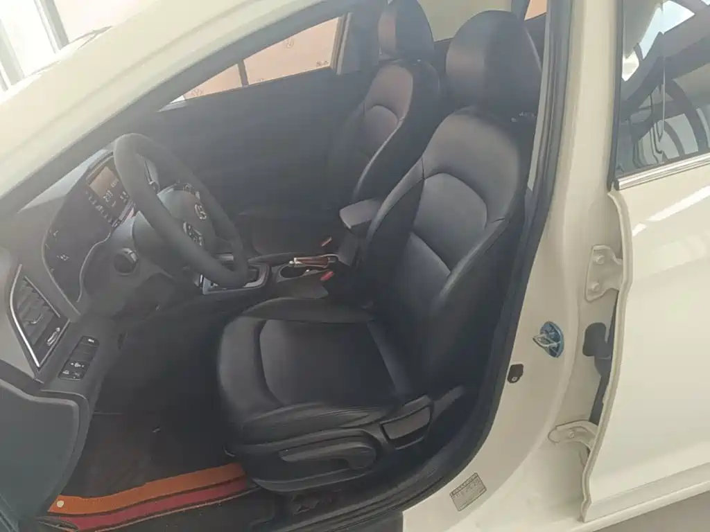 Hyundai Elantra — миниатюра 15