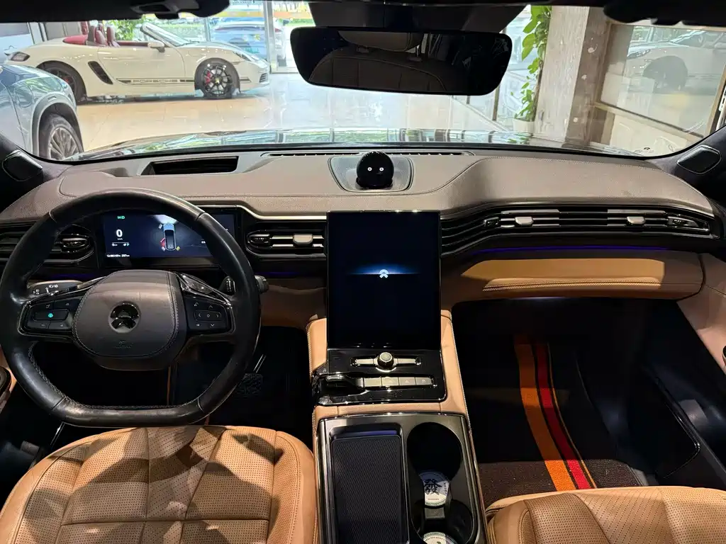 NIO ES8 2020 415KM мест