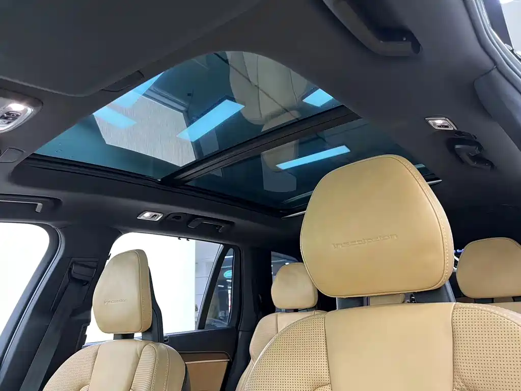Volvo XC90 — миниатюра 32