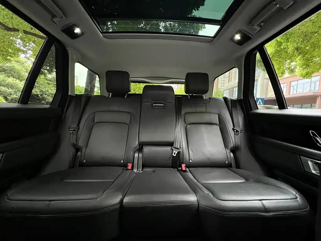 Land Rover Range Rover — миниатюра 9