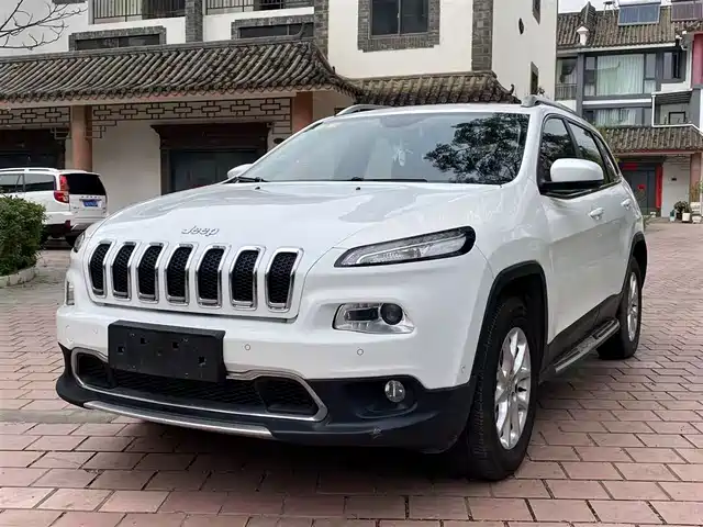 JEEP FREE LIGHT 2017