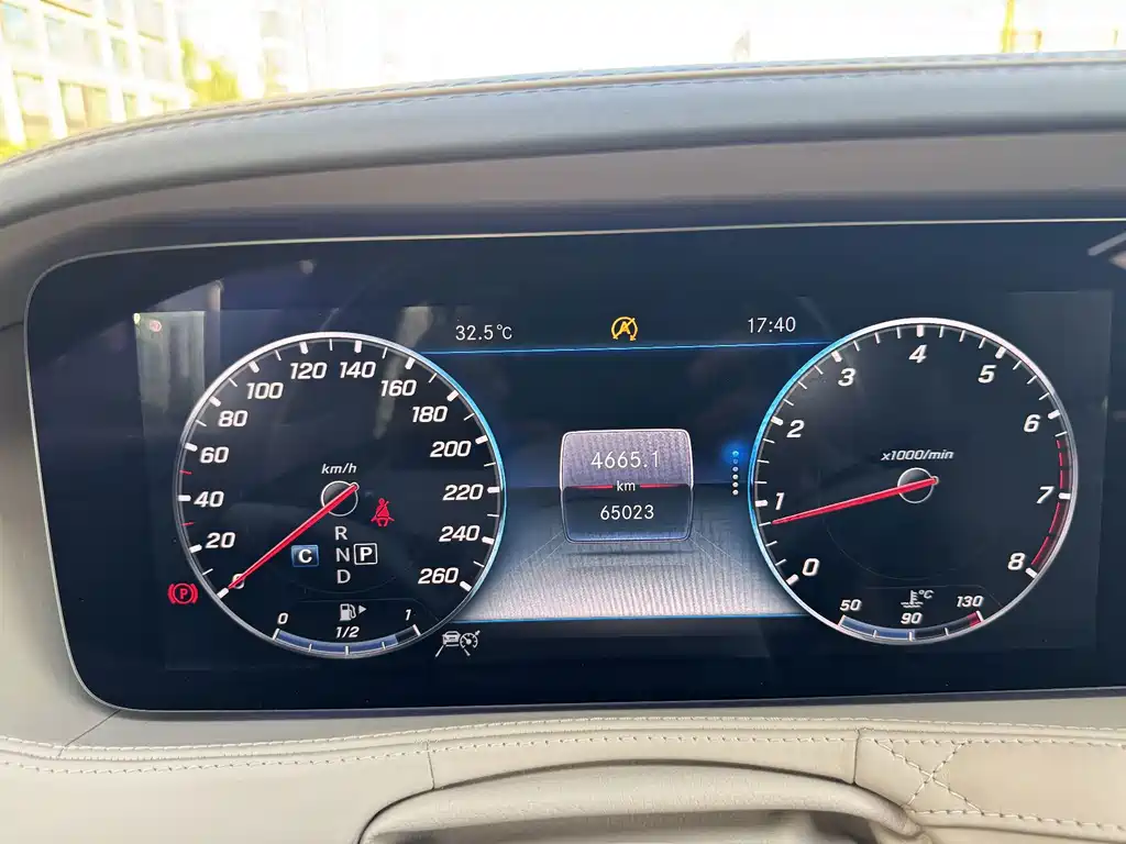 Mercedes-Benz S-Class — миниатюра 23