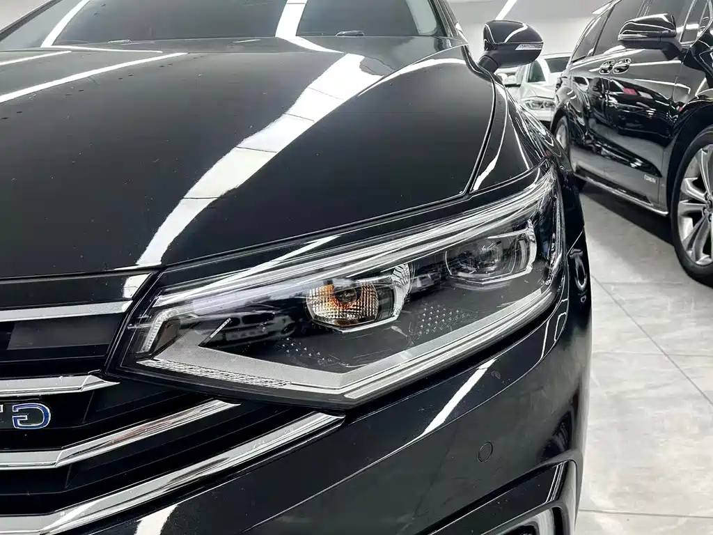 Volkswagen Magotan PHEV — миниатюра 24