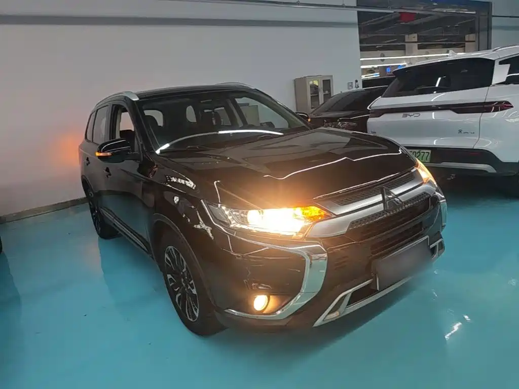 Mitsubishi Outlander — миниатюра 4