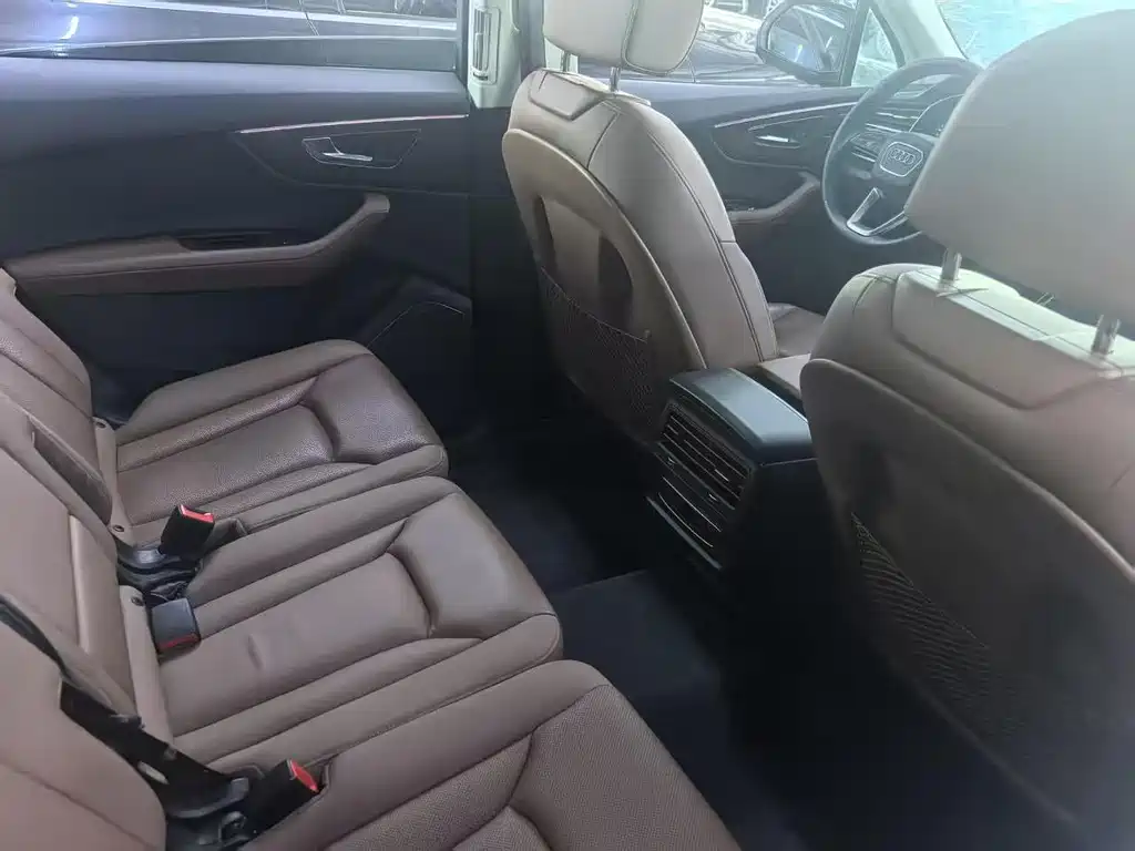 Audi Q7 — миниатюра 6