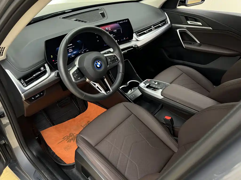 BMW iX1 — миниатюра 13