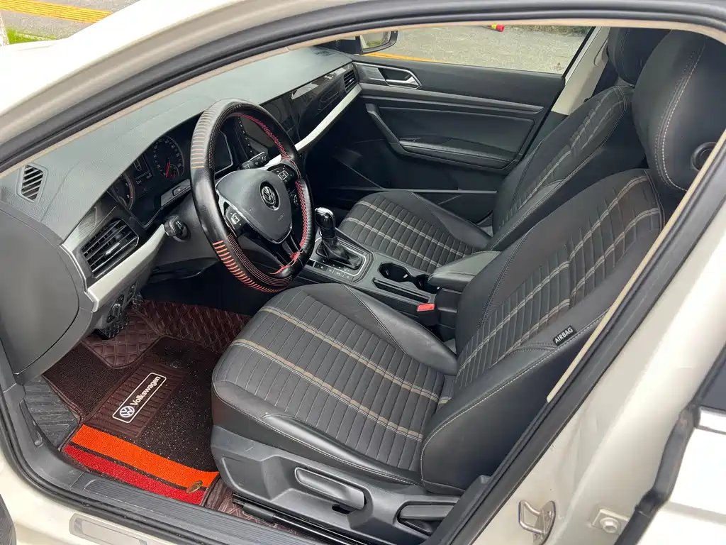Volkswagen Lavida — миниатюра 5