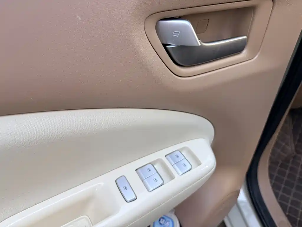 Wuling MINIEV — миниатюра 15