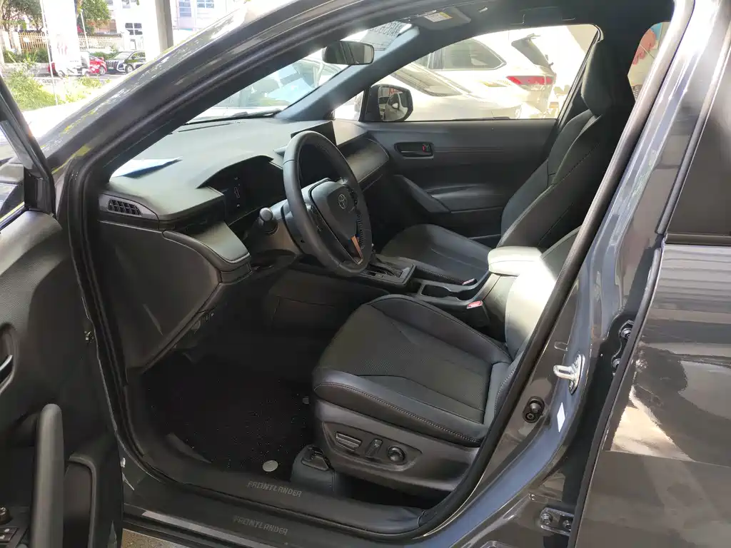 Toyota Frontlander — миниатюра 4