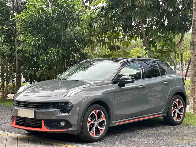2020 Lynk & Co 02