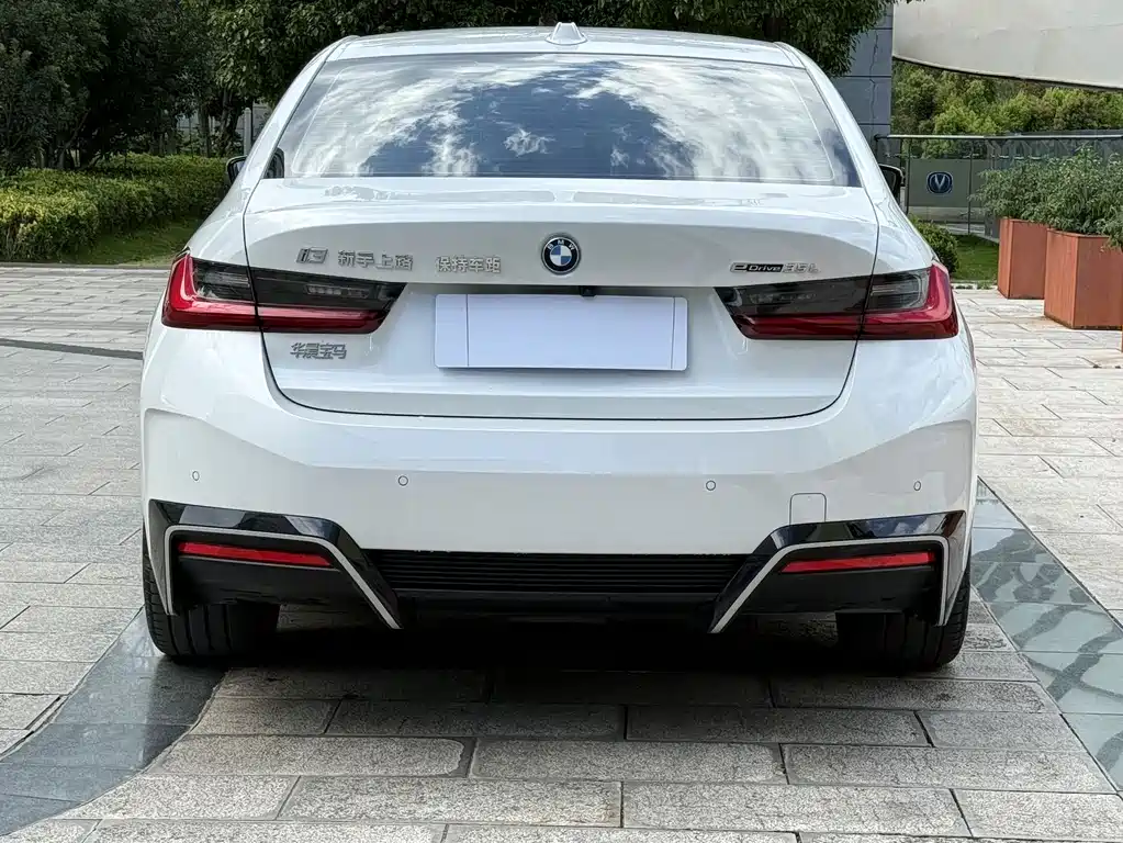 BMW i3 — миниатюра 13