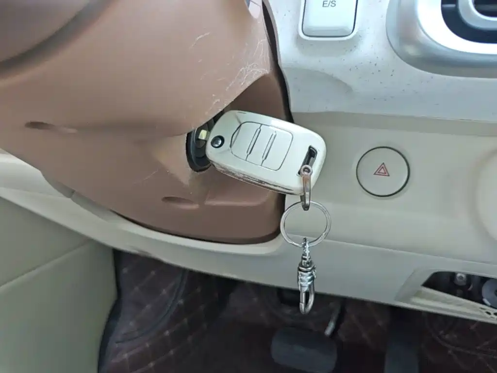 Wuling MINIEV — миниатюра 9