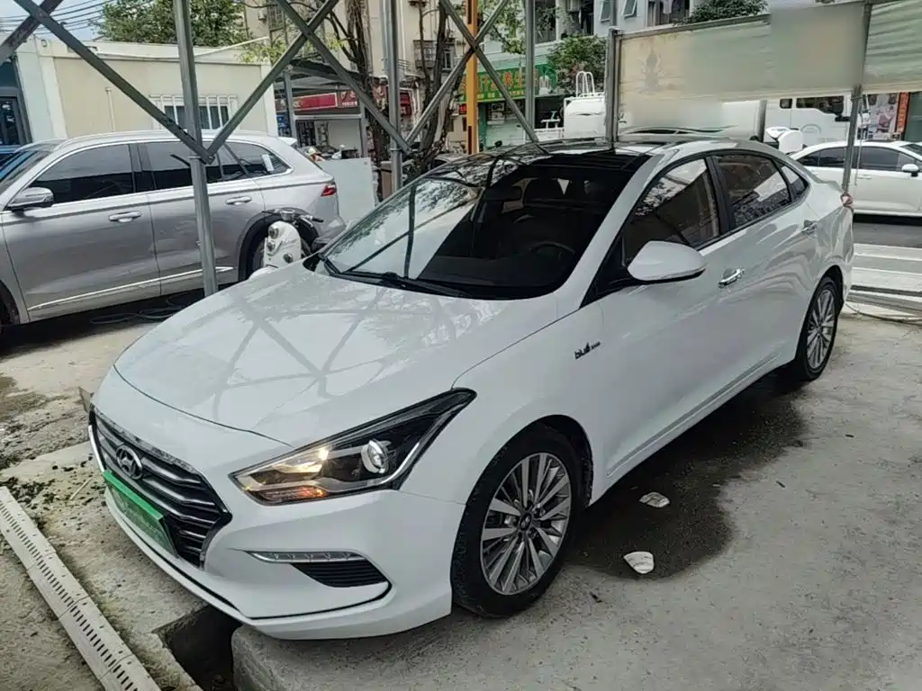 Hyundai Mistra