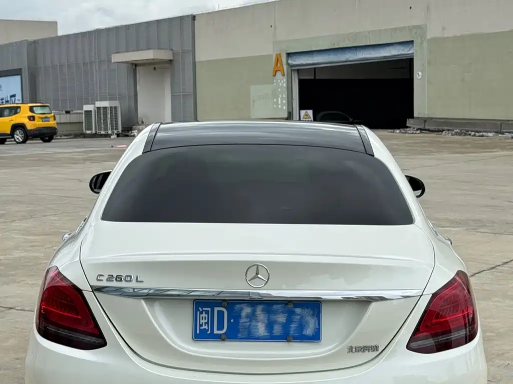 Mercedes-Benz C-Class — миниатюра 9