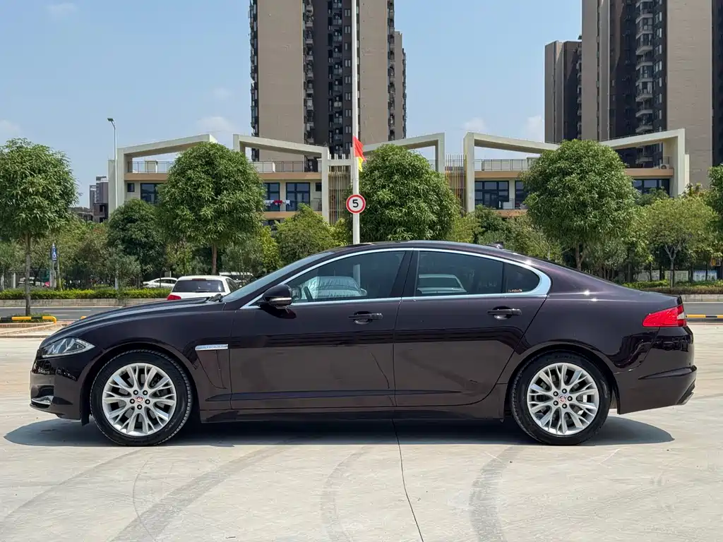 Jaguar XF — миниатюра 8
