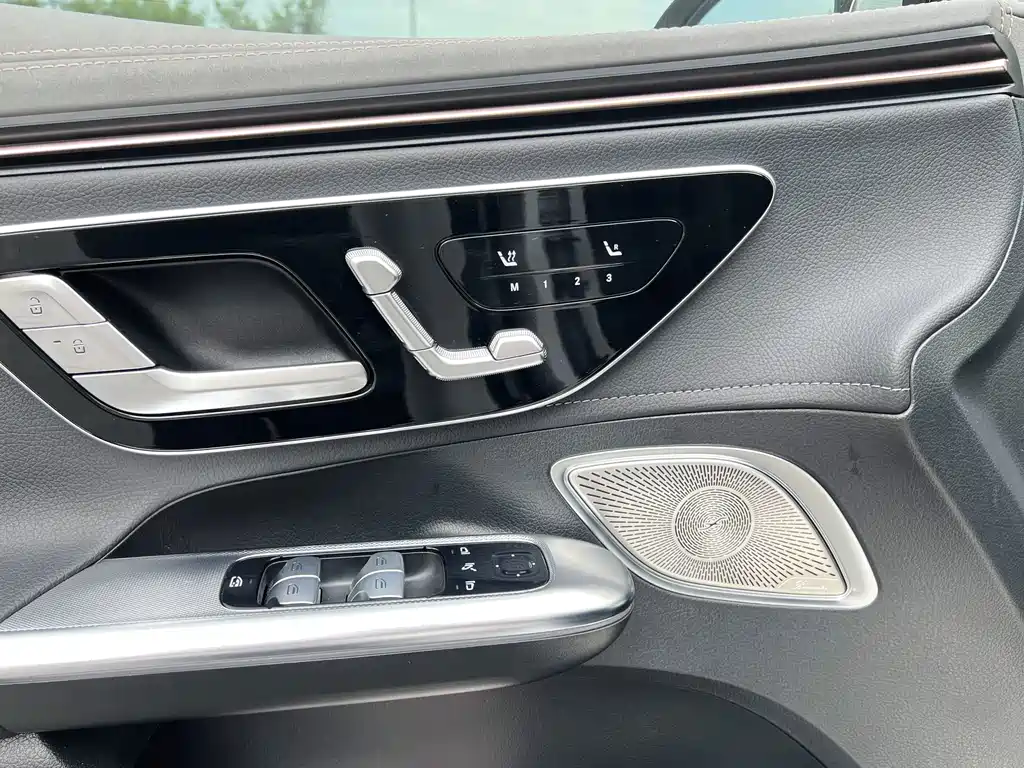 Mercedes-Benz EQE — миниатюра 8