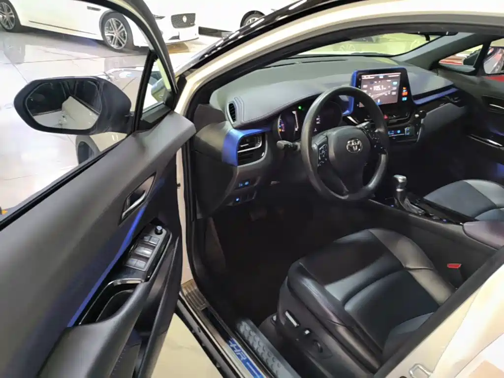 Toyota C-HR — миниатюра 16