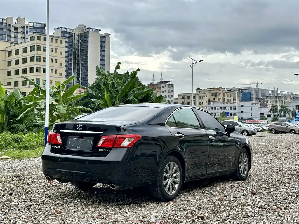 Lexus ES — миниатюра 5