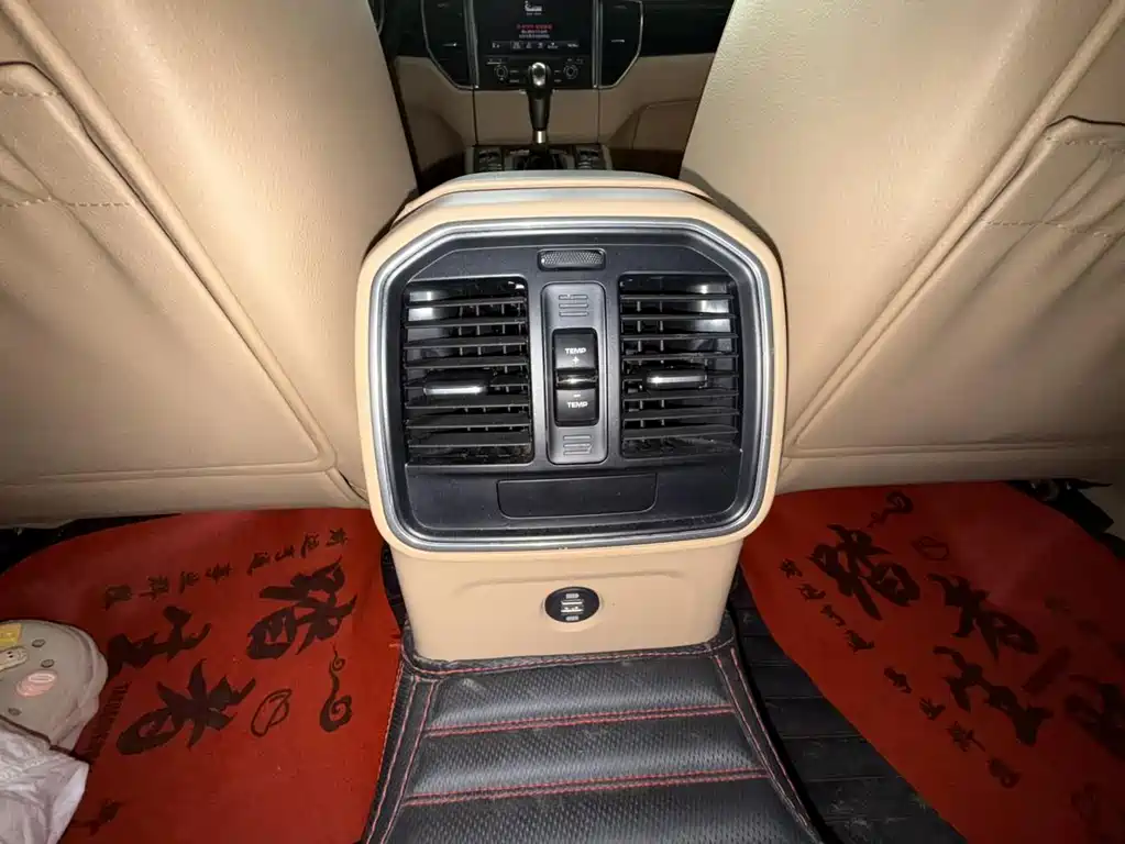 Porsche Macan — миниатюра 6