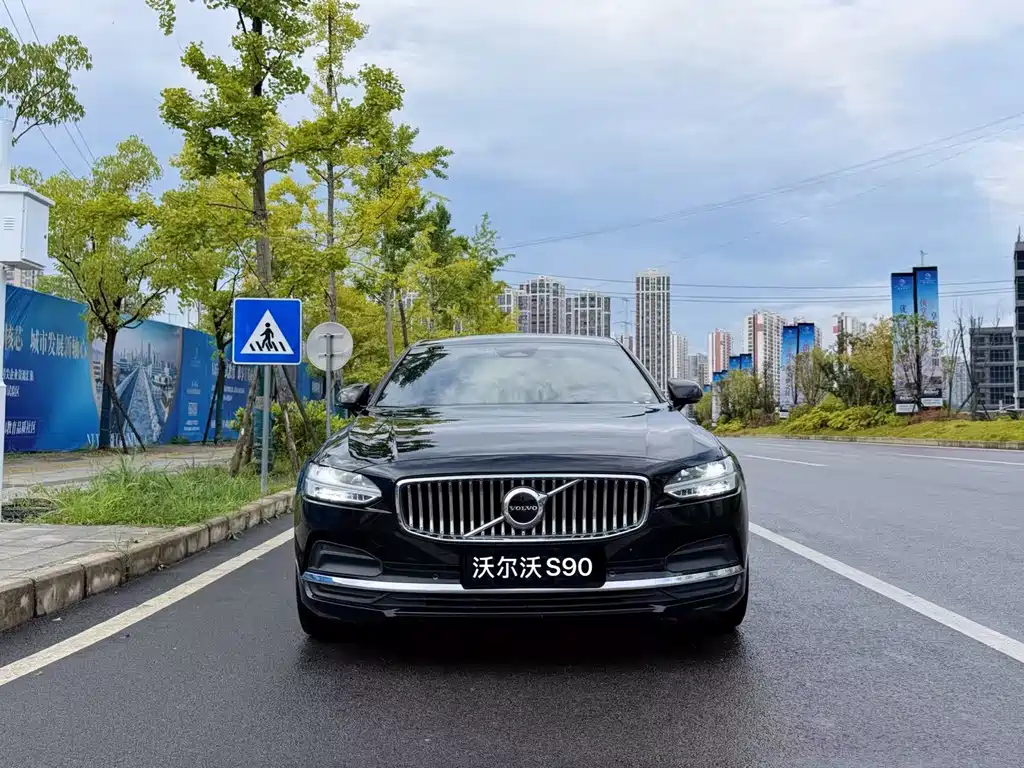 Volvo S90 — миниатюра 2