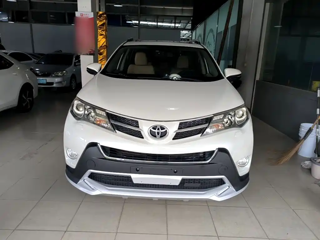 Toyota RAV4 — миниатюра 3