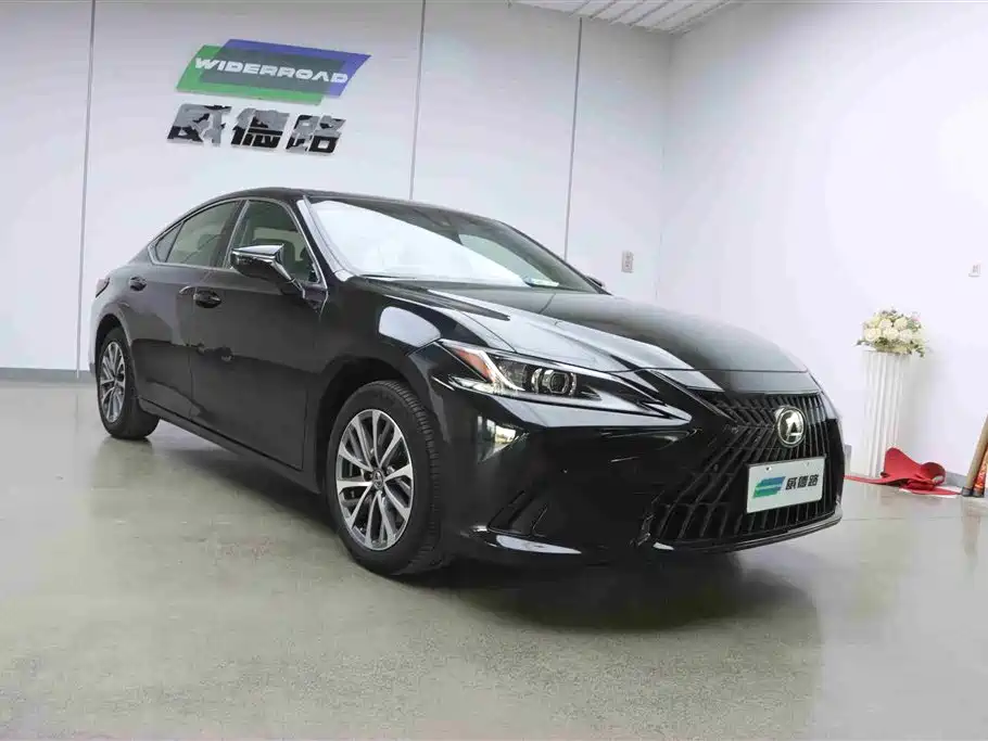 Lexus ES 2022 200