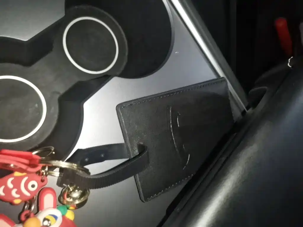 Tesla Model 3 — миниатюра 9