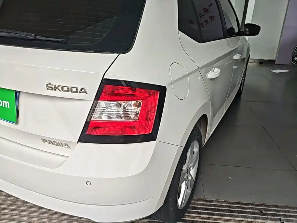 Skoda Fabia — миниатюра 8