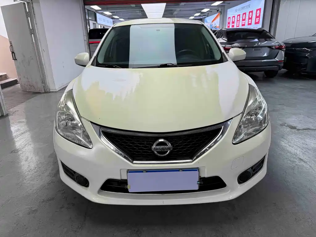 Nissan Tiida — миниатюра 2