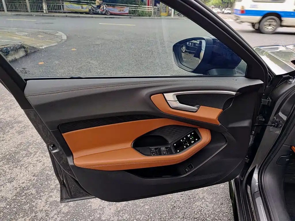 Audi Audi A5L — миниатюра 6