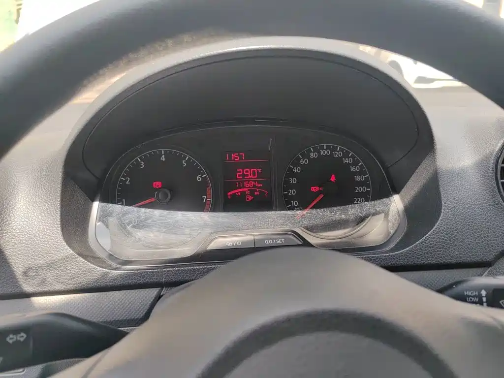 Volkswagen Jetta — миниатюра 12